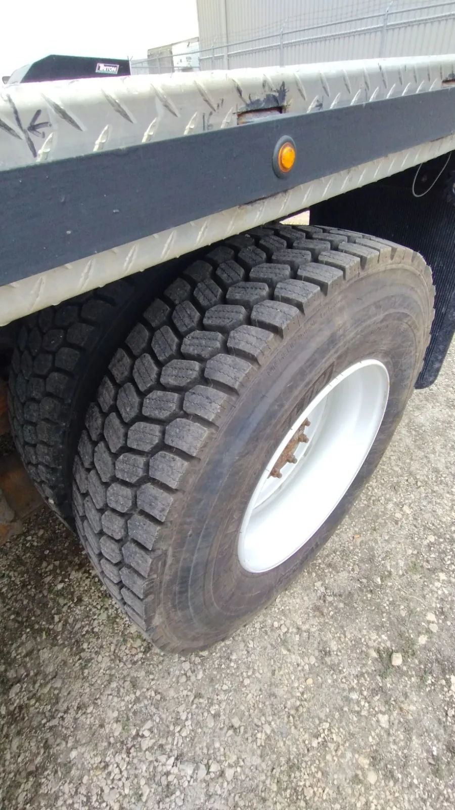 GMC T8500 2004 photo 4