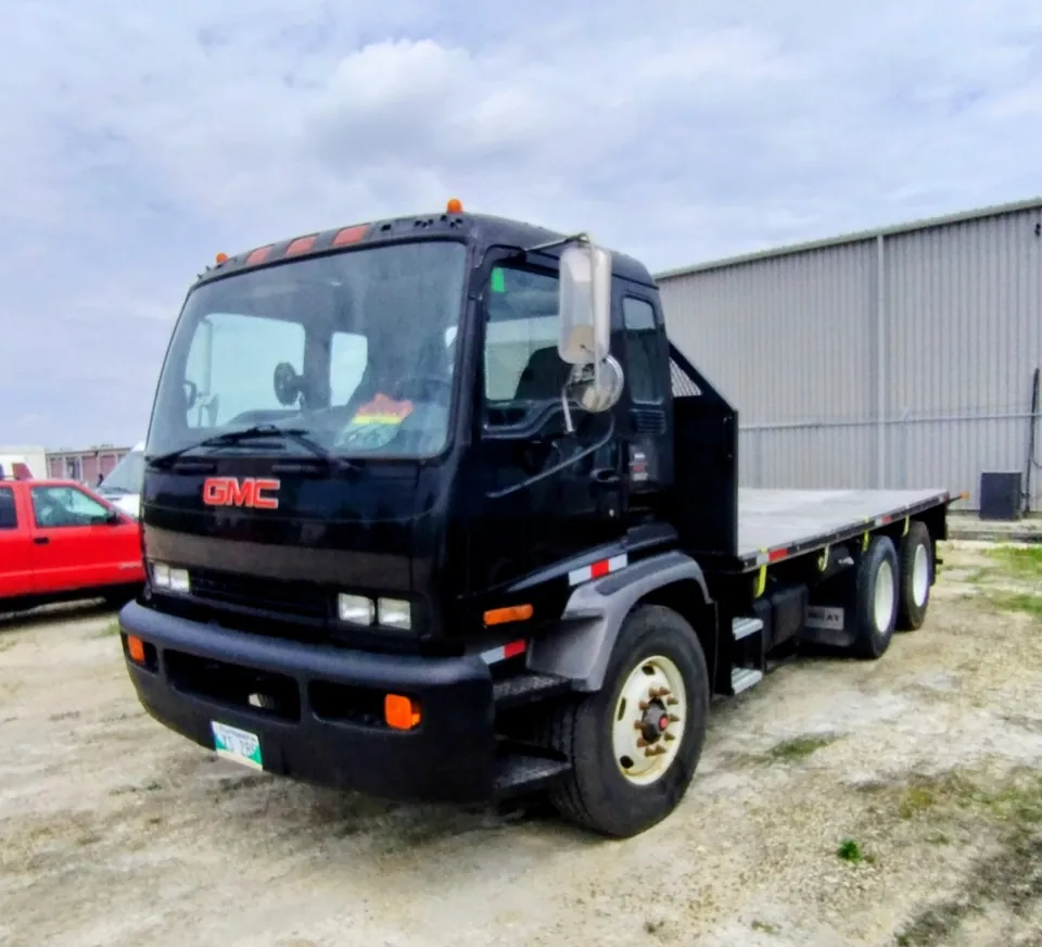 GMC T8500 2004 photo 2