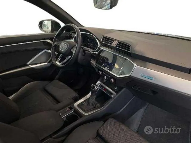 Audi Q3 2024 photo 3