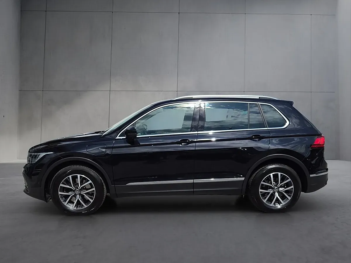 Volkswagen Tiguan 2021 photo 2