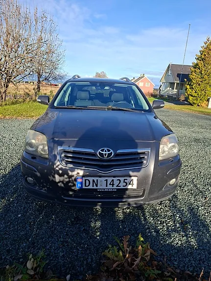 Toyota Avensis 2009 photo 4