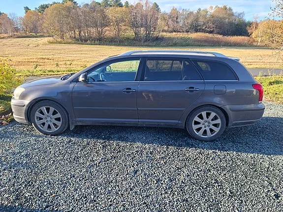 Toyota Avensis 2009 photo 3