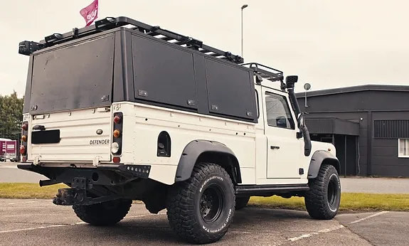 Land Rover Defender 110 1999 photo 3