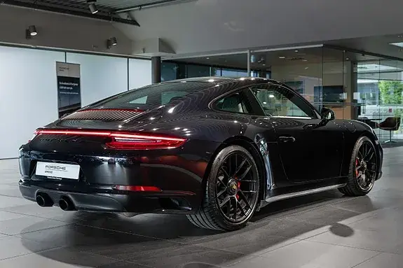 Porsche 911 Carrera 4 Gts 2017 photo 5