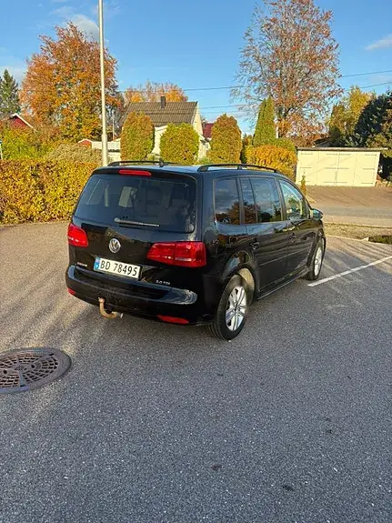 Volkswagen Touran 2012 photo 3