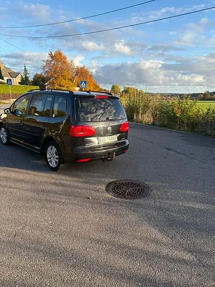 Volkswagen Touran 2012 photo 4