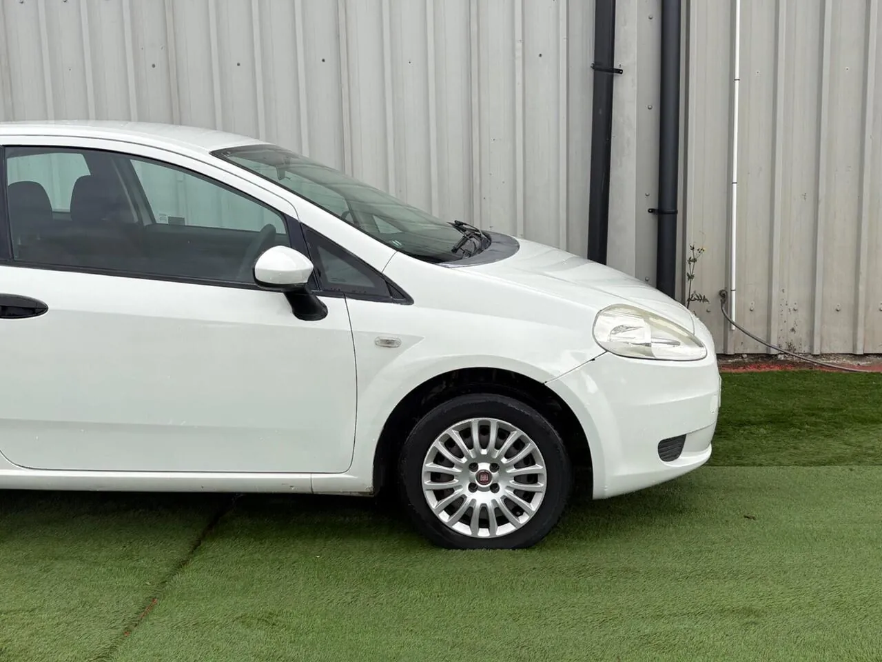 Fiat Grande Punto 2009 photo 4