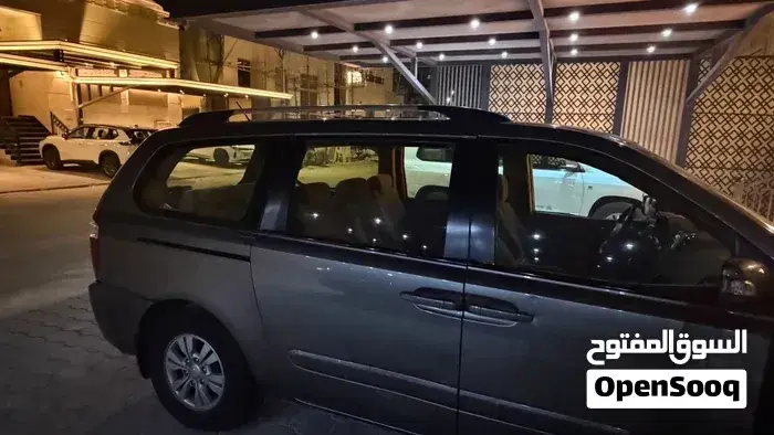 Kia Carnival 2012 photo 3