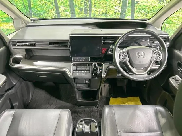 Honda Stepwgn 2018 photo 2