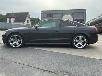 Audi Rs5 2011 photo 2