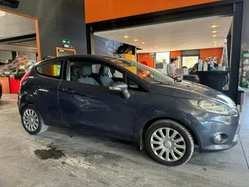 Ford Fiesta 2012 photo 2