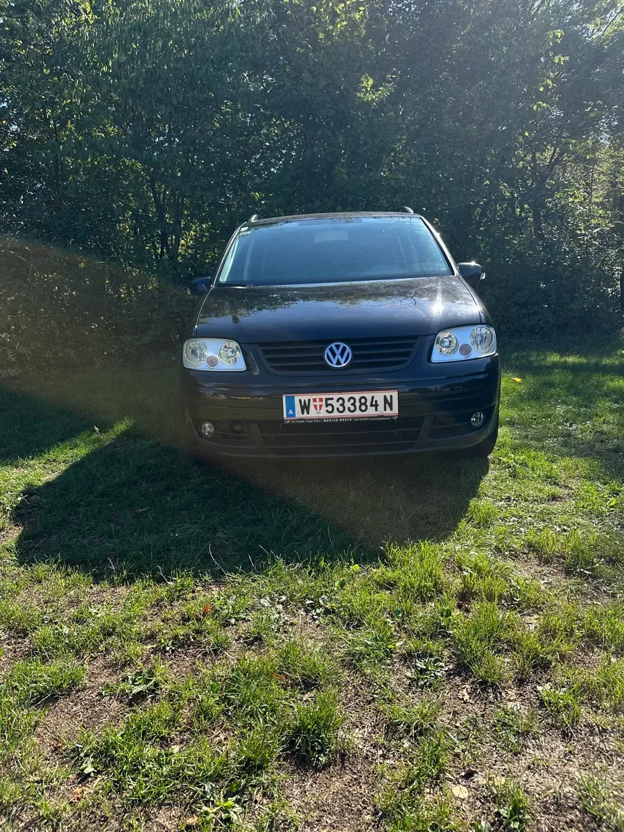 Volkswagen Touran 2005 photo 3