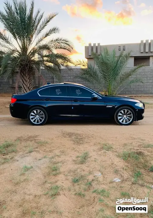 BMW 5 Series 2012 photo 2