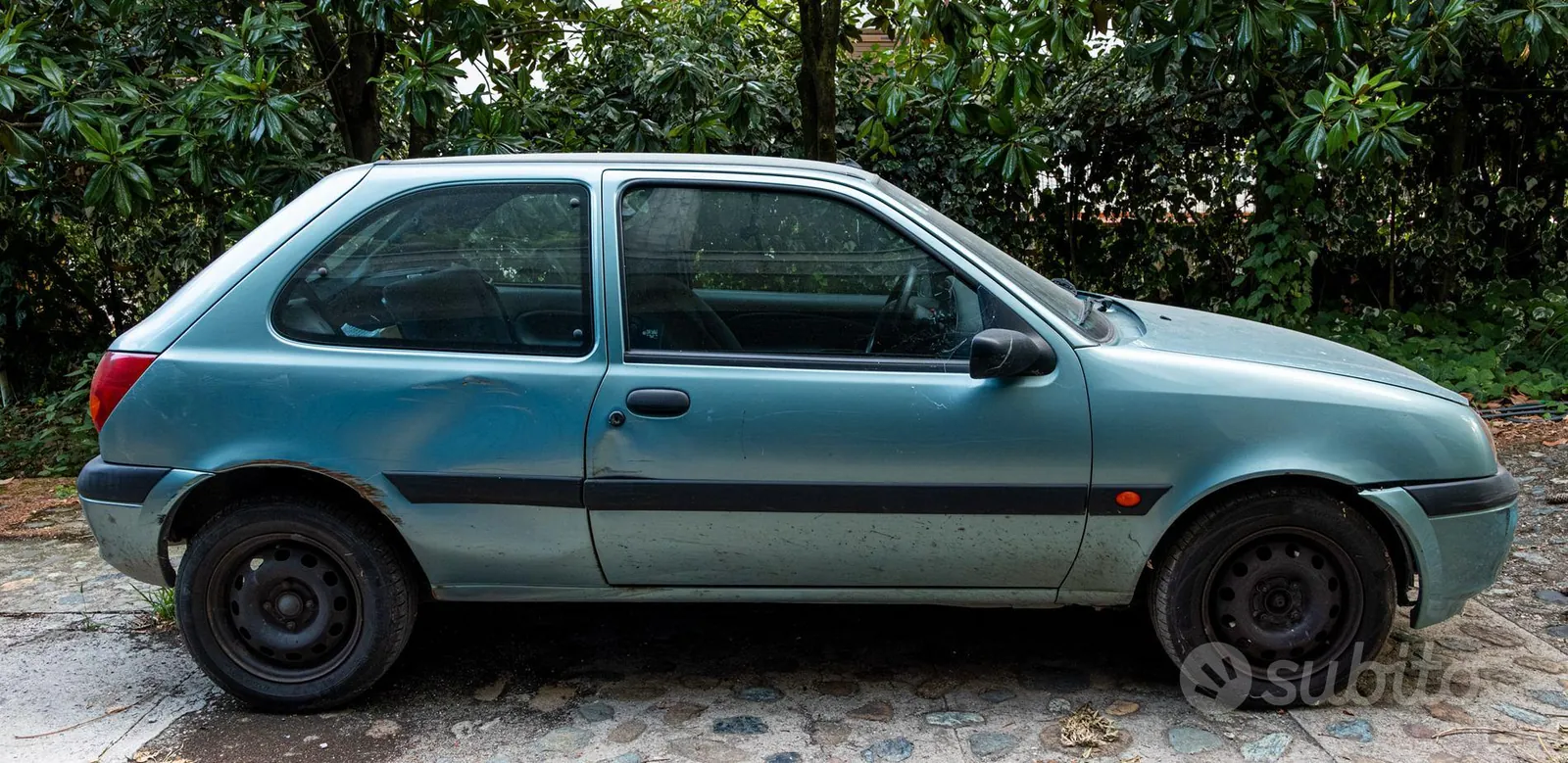 Ford Fiesta 2000 photo 2