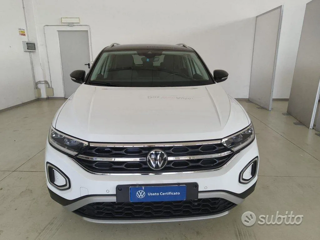 Volkswagen T-Roc 2023 photo 2