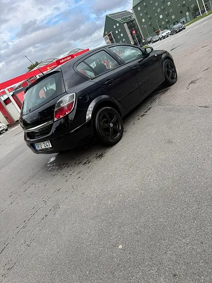 Opel Astra 2009 photo 2