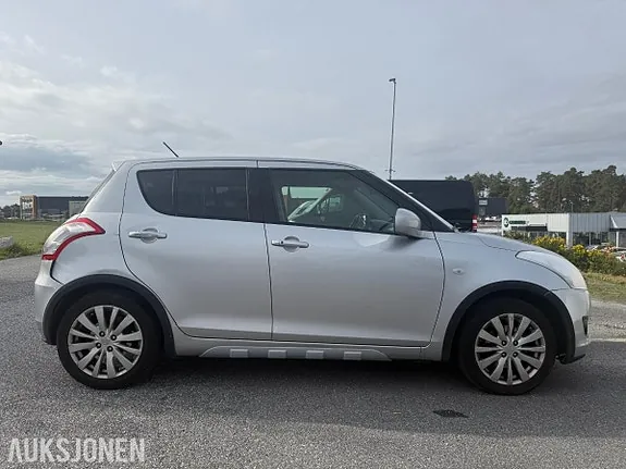 Suzuki Swift 2012 photo 3