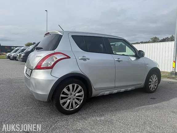 Suzuki Swift 2012 photo 5
