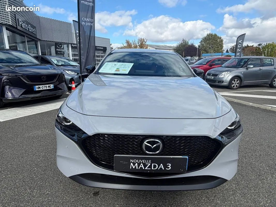 Mazda 3 2027 photo 2