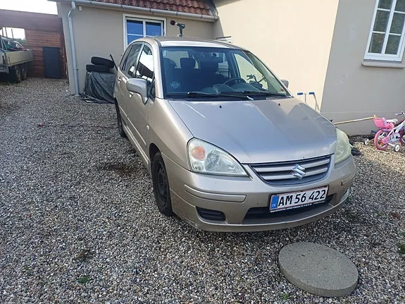 Suzuki Liana
