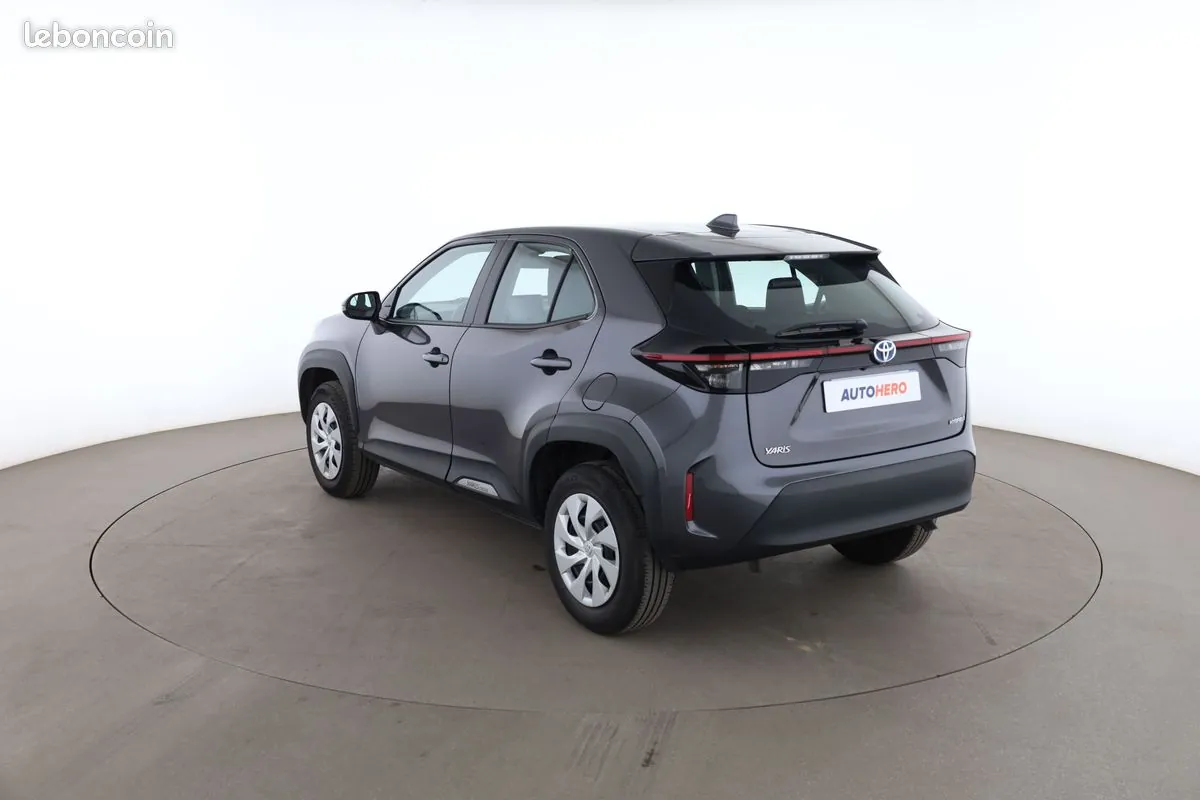 Toyota Yaris Cross 2023 photo 2