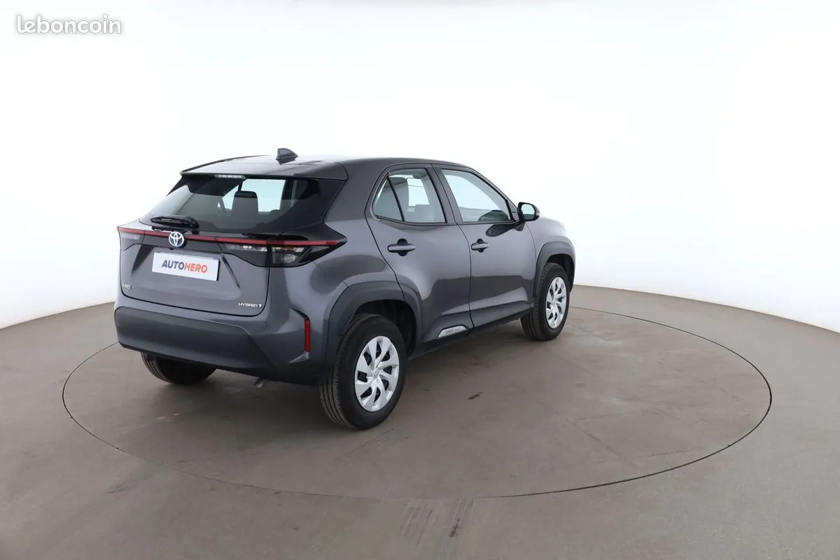 Toyota Yaris Cross 2023 photo 3