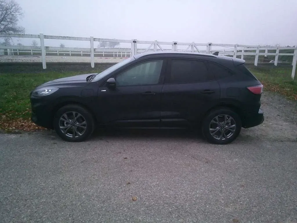 Ford Kuga 2023 photo 2