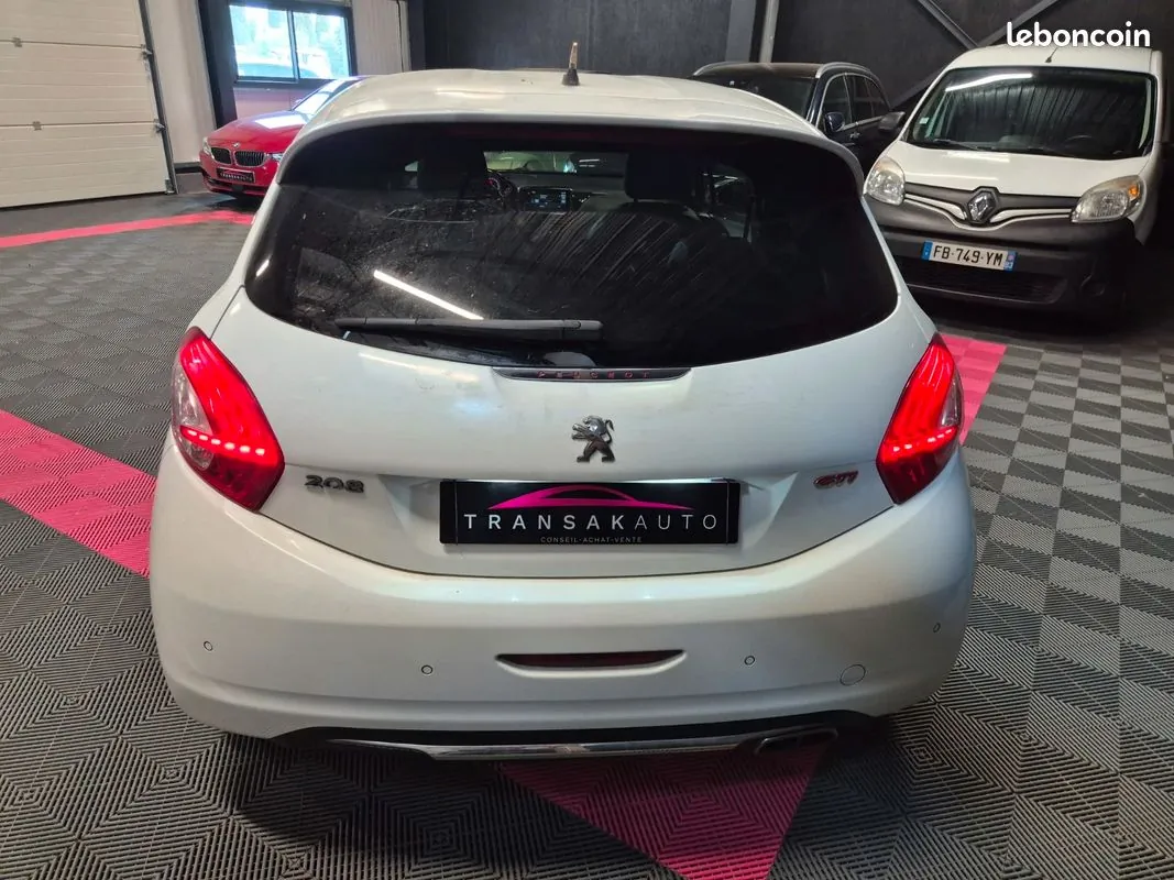 Peugeot 208 2014 photo 4