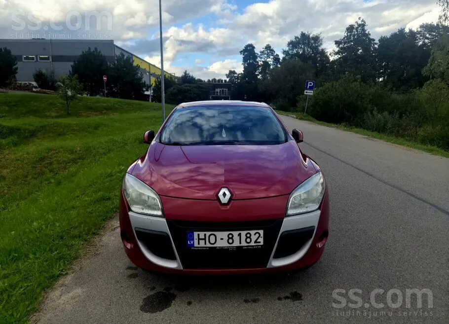 Renault Megane 2010 photo 2