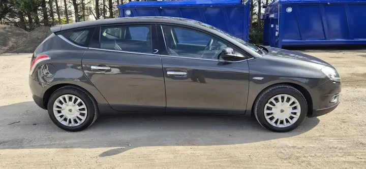 Lancia Delta 2010 photo 2