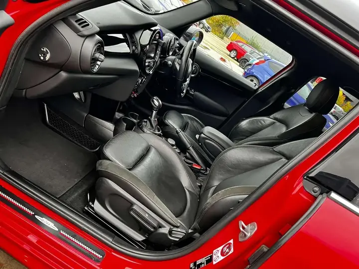 Mini Hatch 2017 photo 3