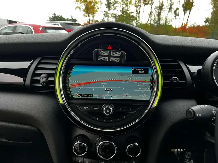 Mini Hatch 2017 photo 5