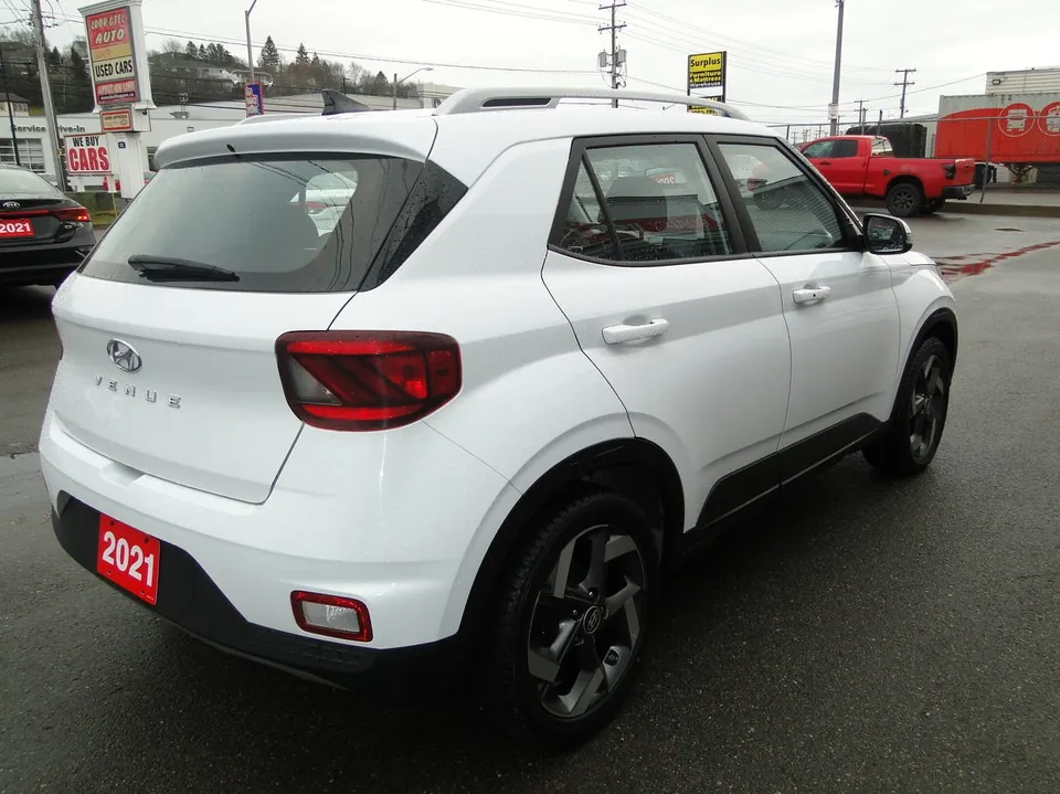 Hyundai Venue 2021 photo 2