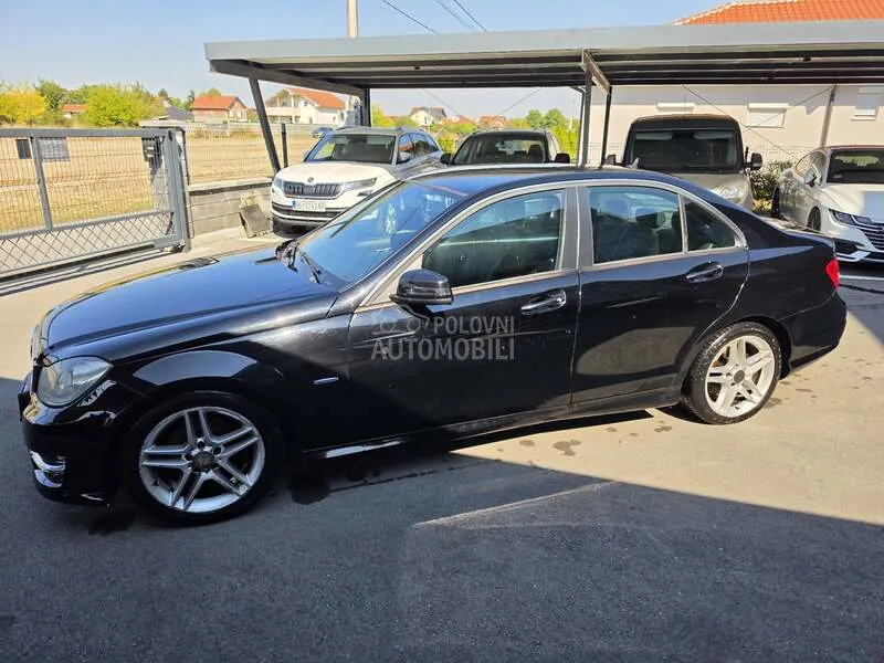 Mercedes-Benz C200 2012 photo 5