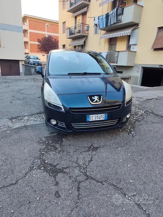 Peugeot 5008 2010 photo 4