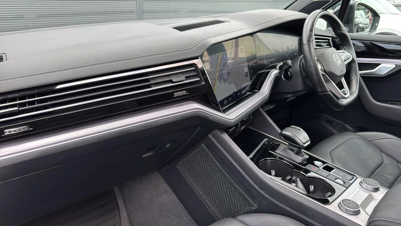 Volkswagen Touareg 2021 photo 3