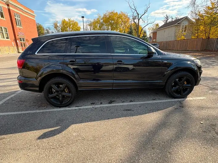 Audi Q7 2015 photo 4