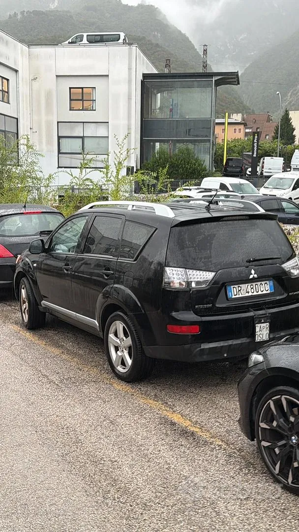 Mitsubishi Outlander 2008 photo 2