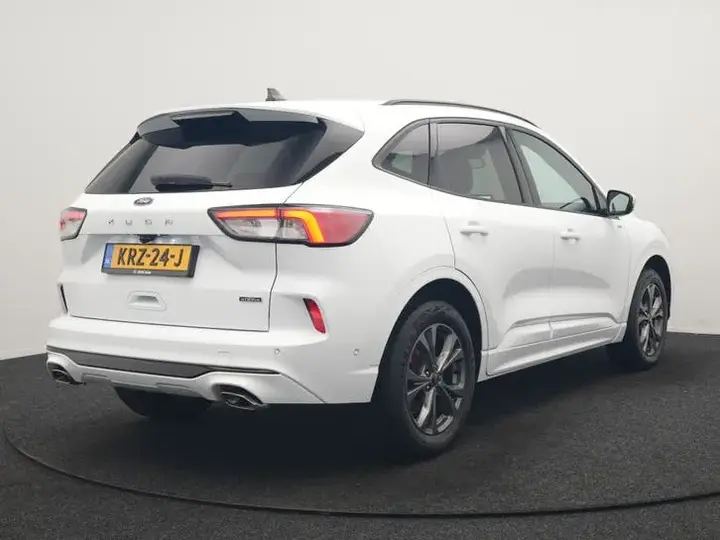 Ford Kuga 2022 photo 3