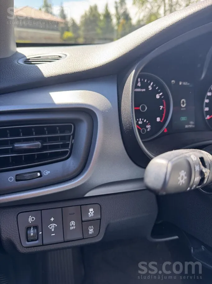 Kia Stonic 2023 photo 5