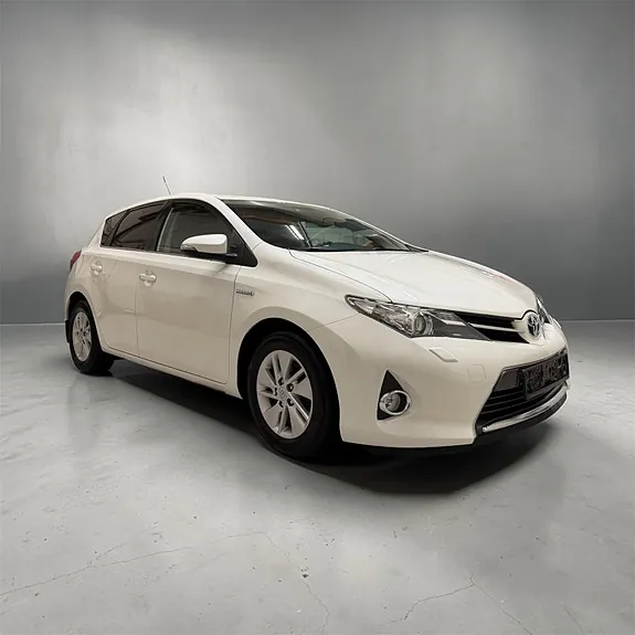Toyota Auris 2013 photo 3
