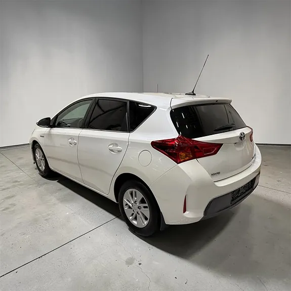 Toyota Auris 2013 photo 4