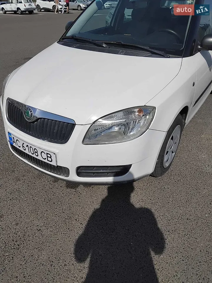 Skoda Fabia 2009 photo 2