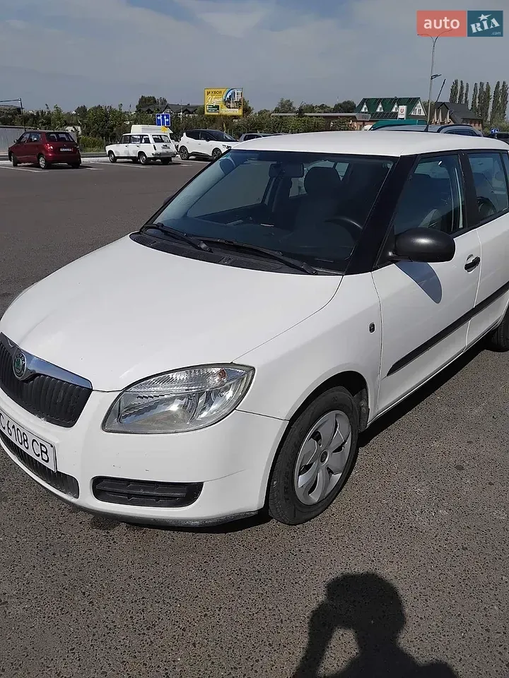Skoda Fabia 2009 photo 4