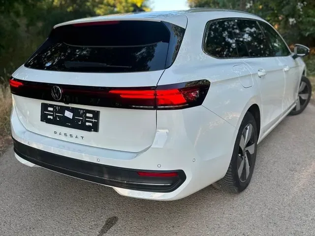 Volkswagen Passat Variant 2025 photo 3