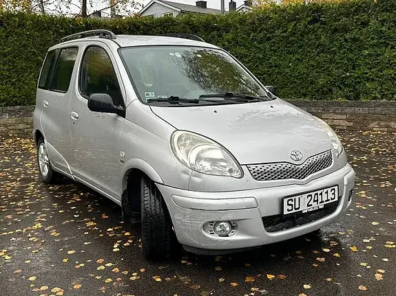 Toyota Yaris Verso 2006 photo 2