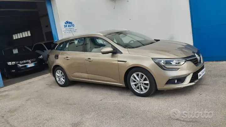 Renault Megane 2018 photo 2