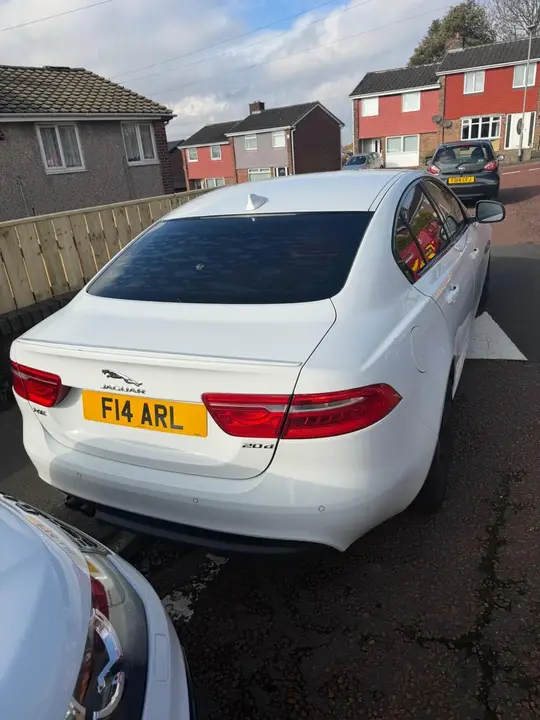 Jaguar Xe 2016 photo 4