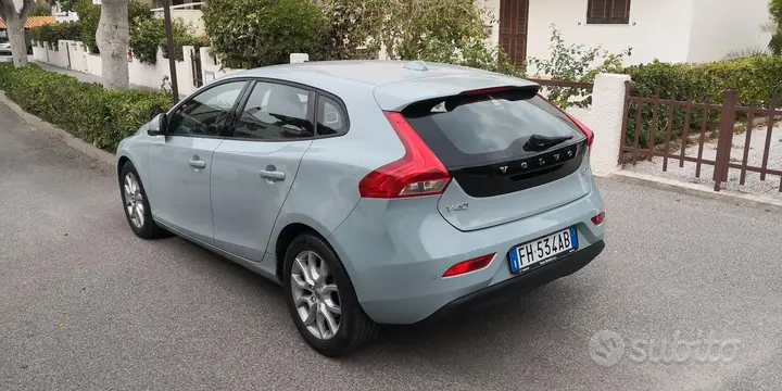 Volvo V40 2017 photo 2