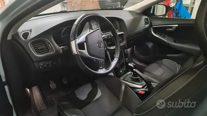 Volvo V40 2017 photo 3